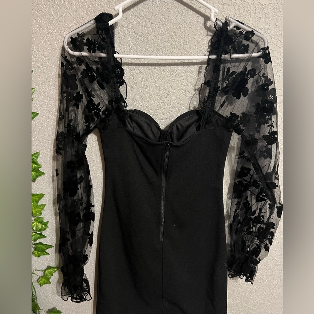 Windsor puffy sleeved black dress - Picture 2 of 3